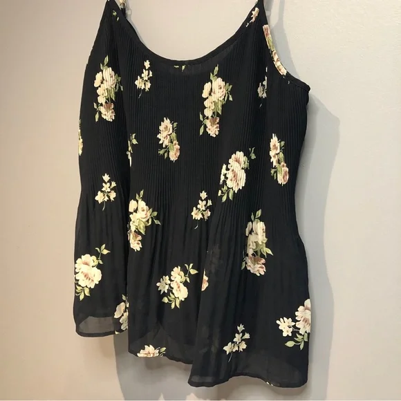 Abercrombie & Fitch Bohemian Floral Babydoll Accordion Pleated Flowy Tank Top - Picture 2 of 16